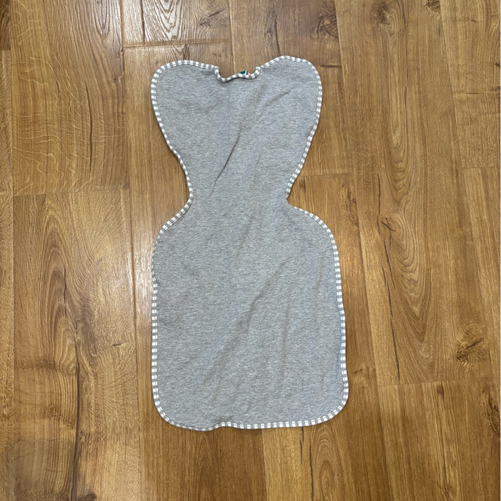 Love To Dream Zip Up Swaddle 1.0 tog - Picture 2 of 3